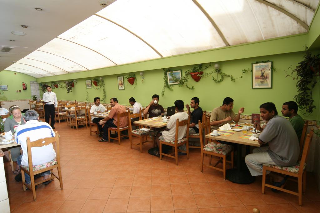 Golden Carven Hotel