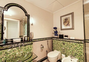 Habtoor Grand Resort, Autograph Collection