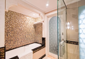 Habtoor Grand Resort, Autograph Collection