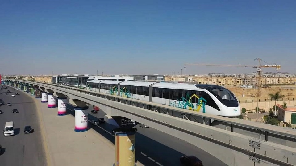 التشغيل التجريبي لمونوريل شرق النيل بدون ركاب.. بالصور والتفاصيل