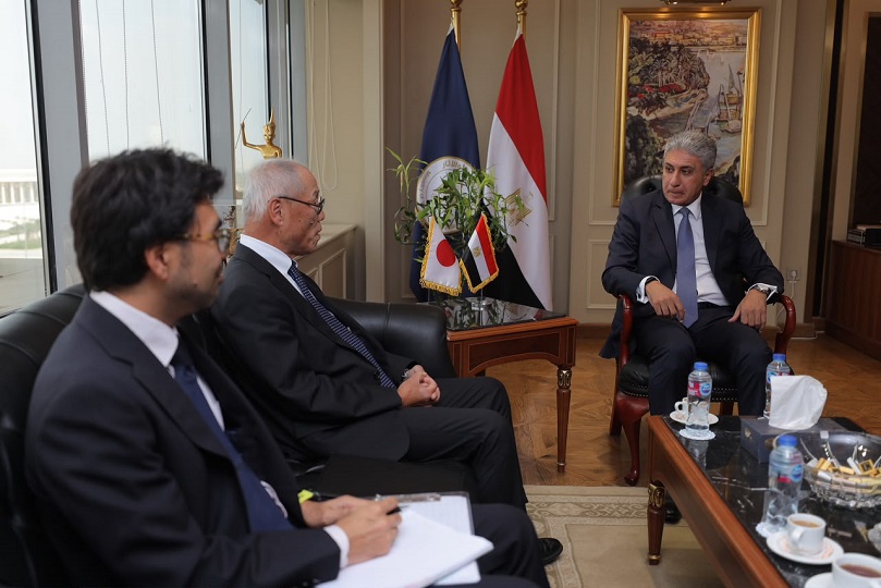 وزير السياحة يبحث مع السفير الياباني تنظيم رحلات تعريفية للمؤثرين اليابانيين لزيارة مصر