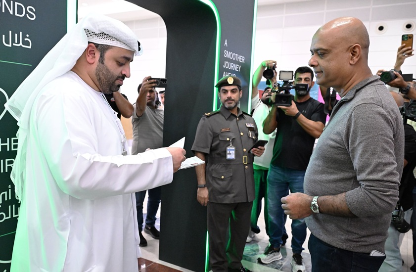 "إقامة دبي" تطلق خدمة "كليك وسافر" لإنهاء إجراءات المسافرين خلال نحو 12 ثانية
