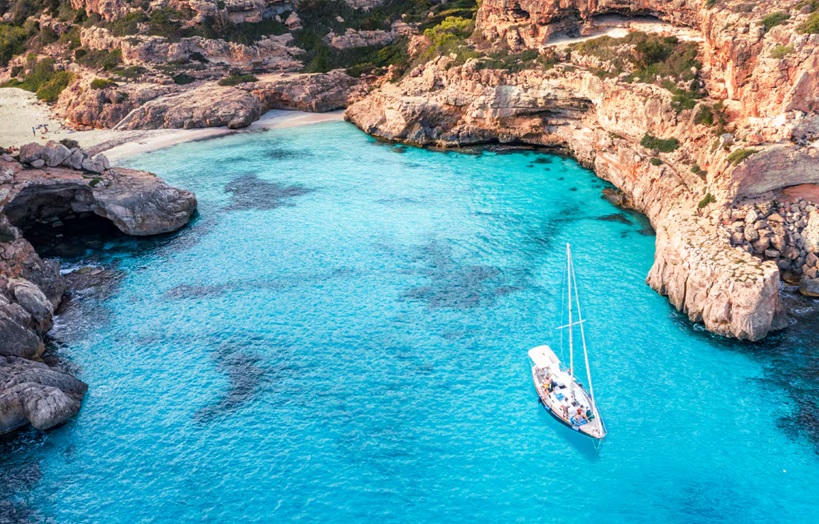 "الاتحاد للطيران" الإماراتية تطلق رحلاتها إلى بالما دي مايوركا بإسبانيا في 12 يونيو 2026