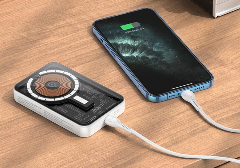 طيران الإمارات تحظر استخدام "الباور بانك" على رحلاتها بدءا من اليوم