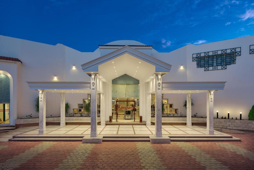 Sharm El Sheikh trips - Dreams Beach Resort