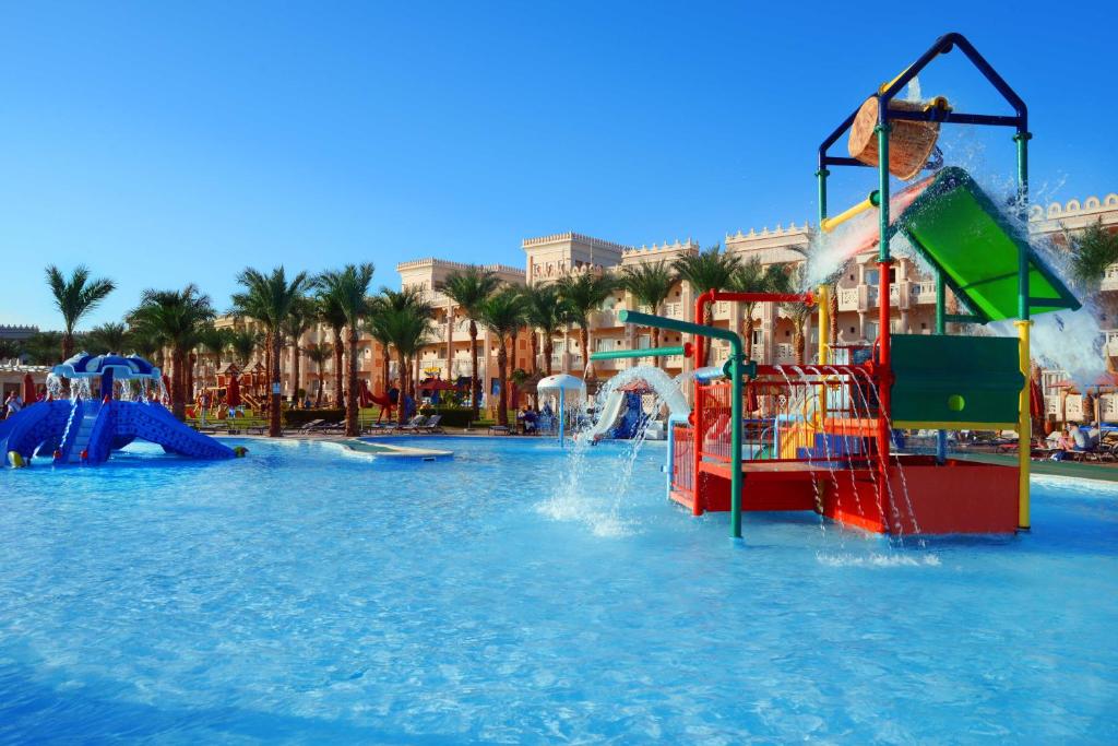 Hugharda trips - Pick Albatros Palace Resort