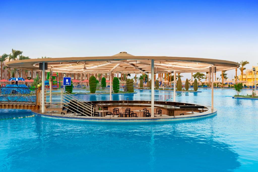 Hugharda trips - Pick Albatros Palace Resort