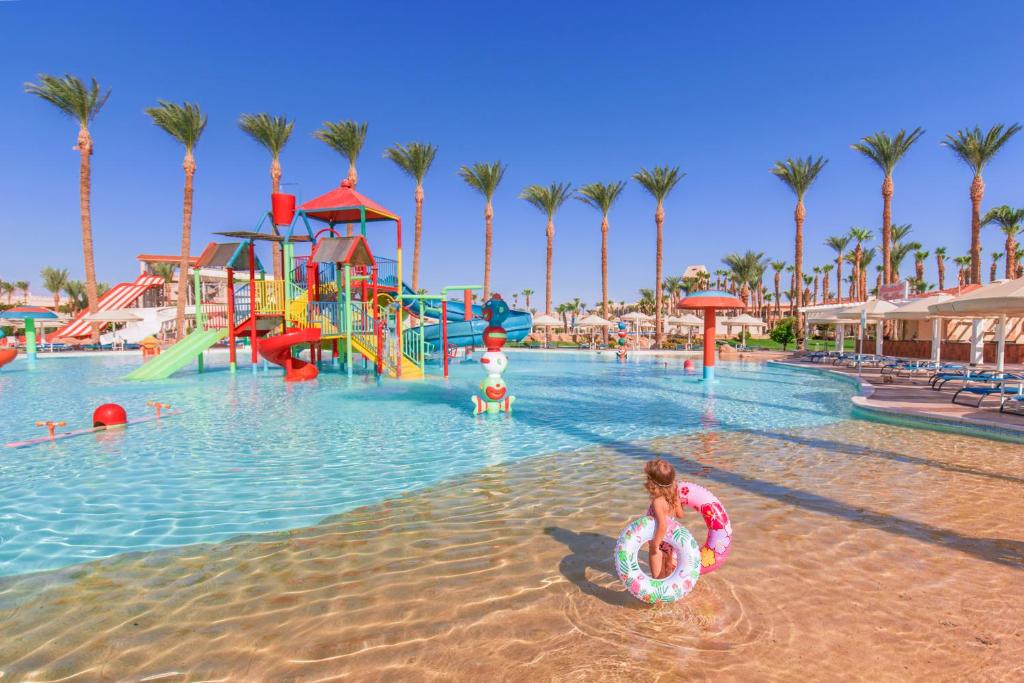 Hugharda trips - Pick Albatros Palace Resort