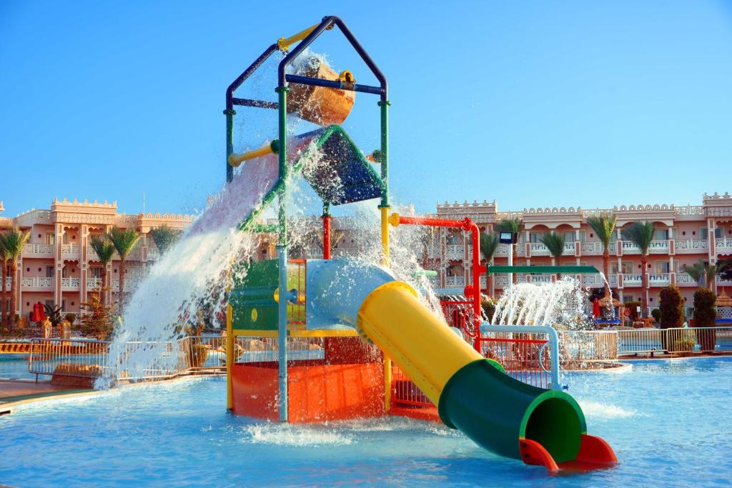 Hugharda trips - Pick Albatros Palace Resort