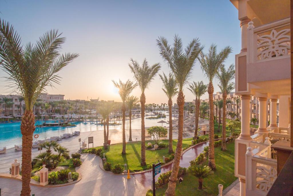 Hugharda trips - Pick Albatros Palace Resort