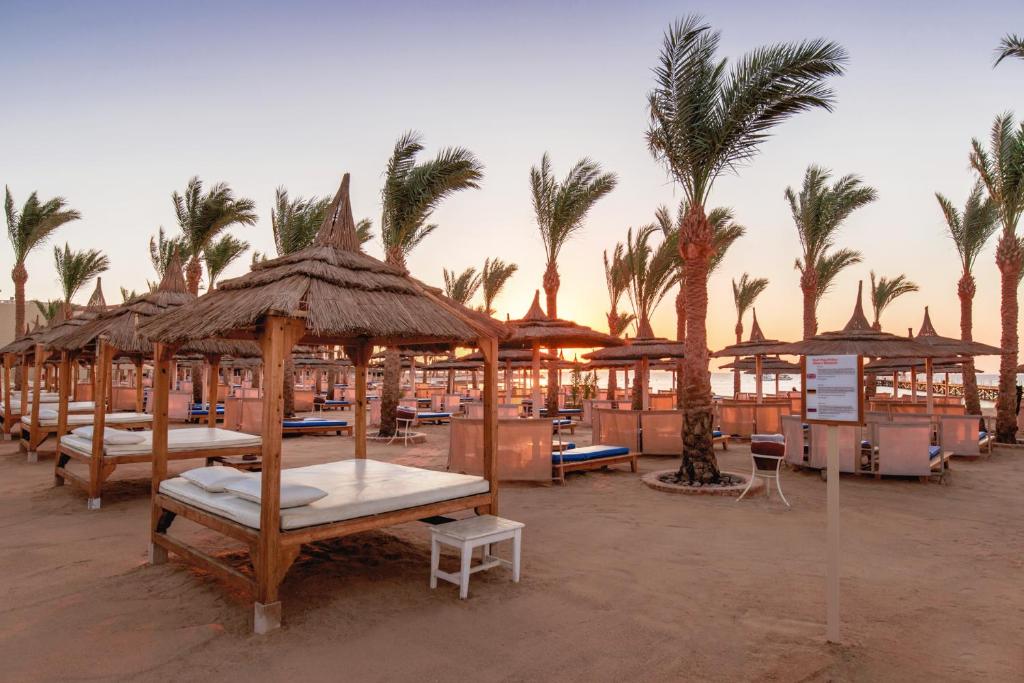 Hugharda trips - Pick Albatros Palace Resort