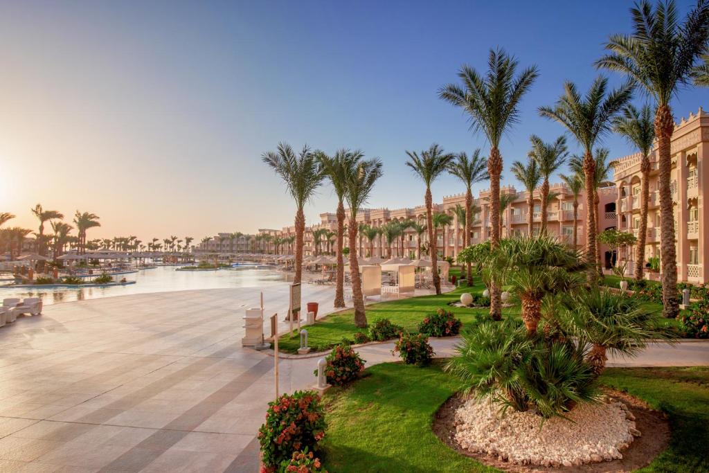 Hugharda trips - Pick Albatros Palace Resort