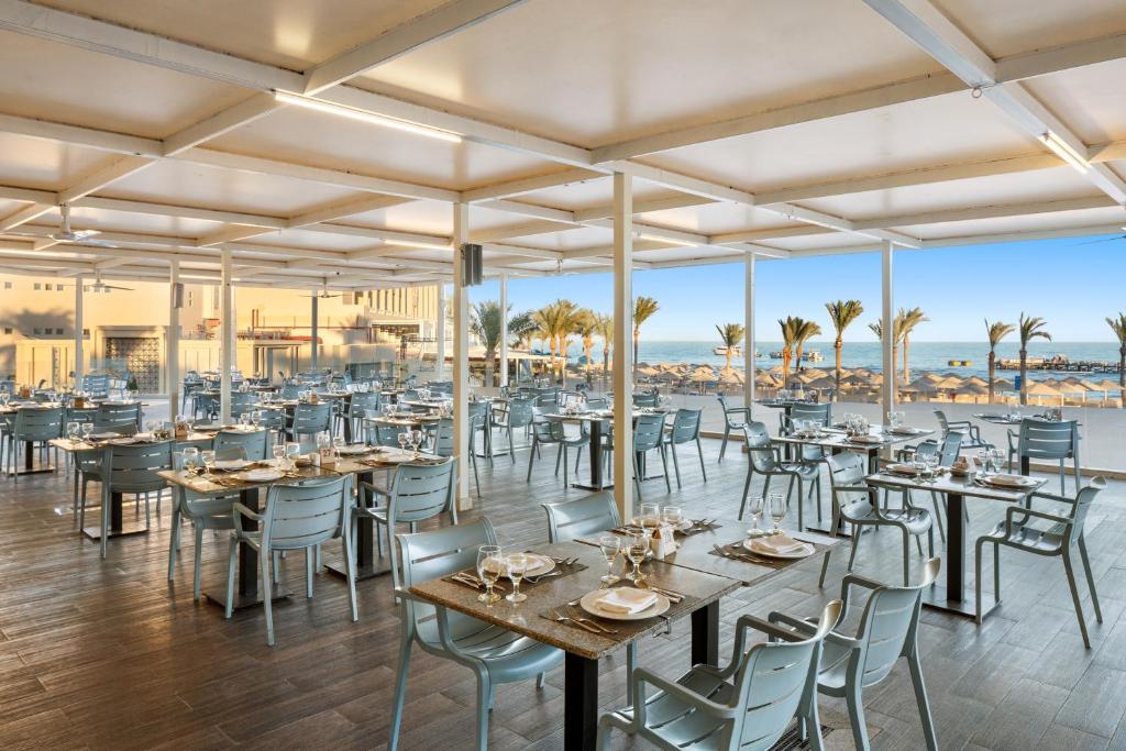 Hugharda trips - Pick Albatros Palace Resort