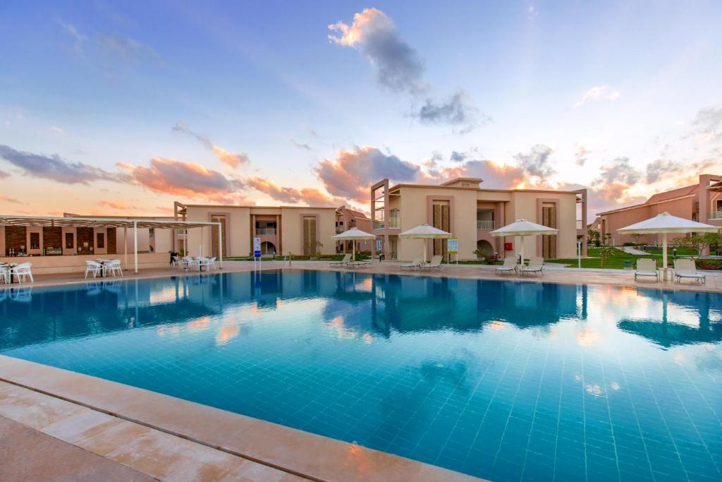 Marsa Alam Trips - Pickalbatros Sea World Resort