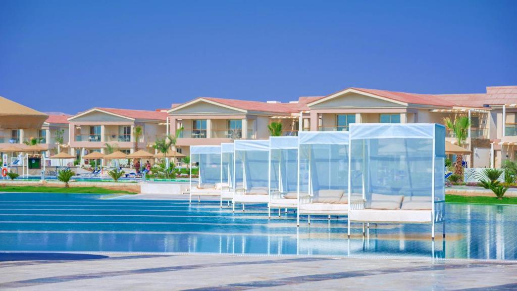 Marsa Alam Trips - Pickalbatros Sea World Resort