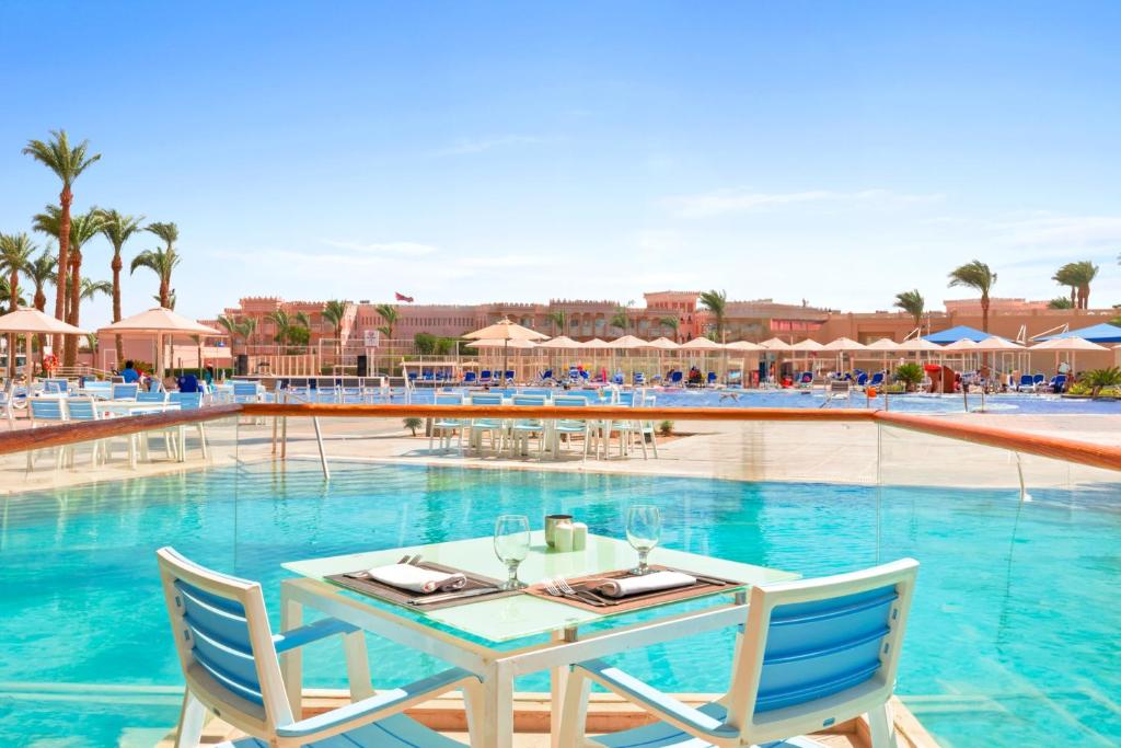 hurghada trips - Beach Albatros Resort