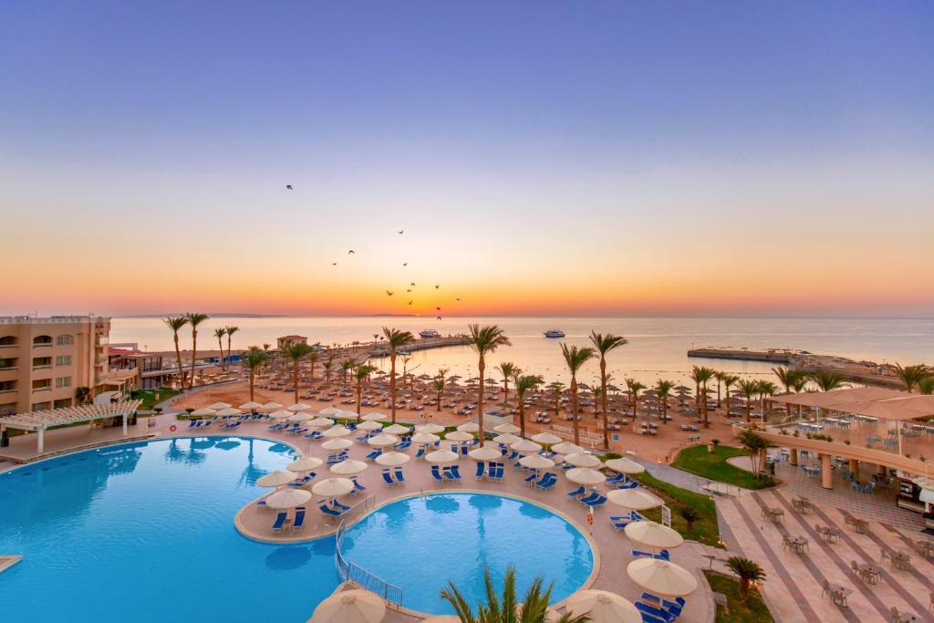 hurghada trips - Beach Albatros Resort