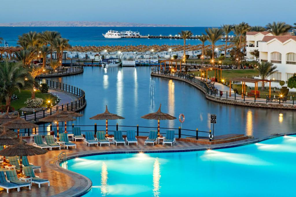 Hurghada trips - Pick Albatros Dana Beach Resort