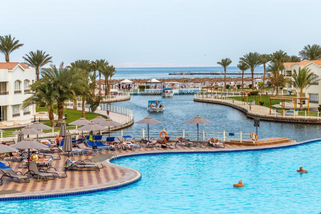 Hurghada trips - Pick Albatros Dana Beach Resort