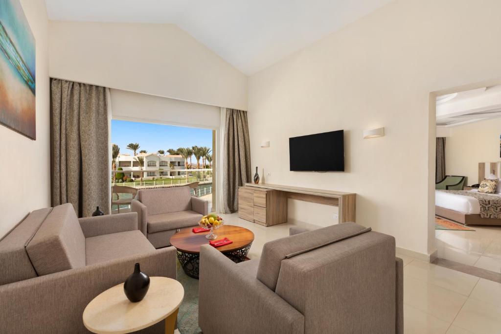 Hurghada trips - Pick Albatros Dana Beach Resort