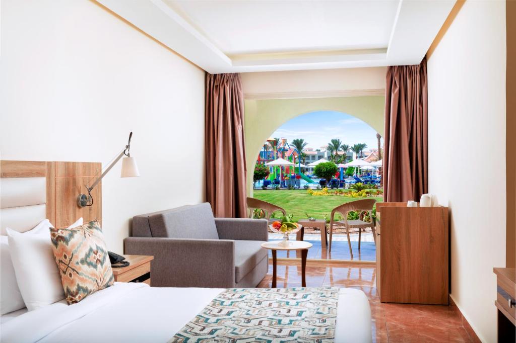 Hurghada trips - Pick Albatros Dana Beach Resort
