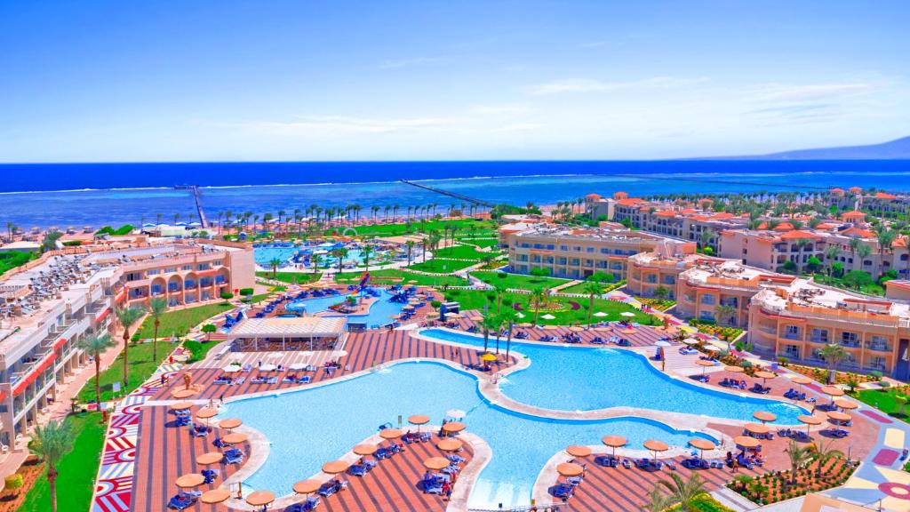 Sharm El Sheikh trips - Pickalbatros Royal Moderna Resort