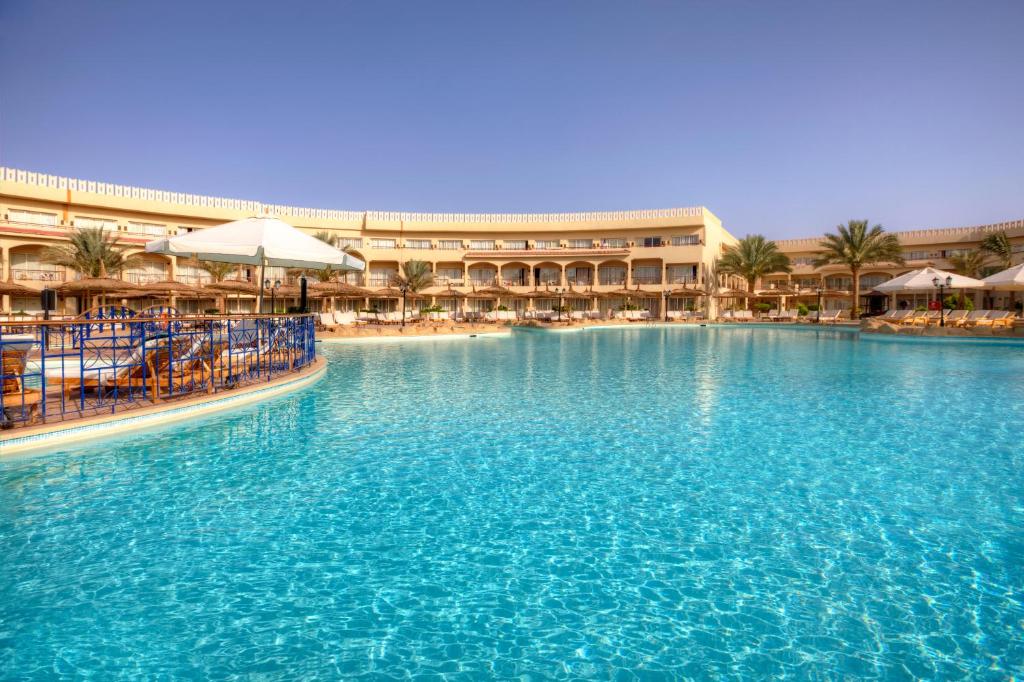 Sharm El Sheikh trips - Pickalbatros Royal Moderna Resort