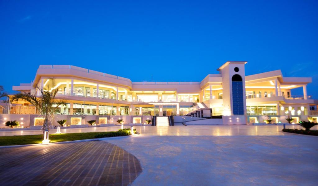 Sharm El Sheikh trips - Pickalbatros Royal Moderna Resort