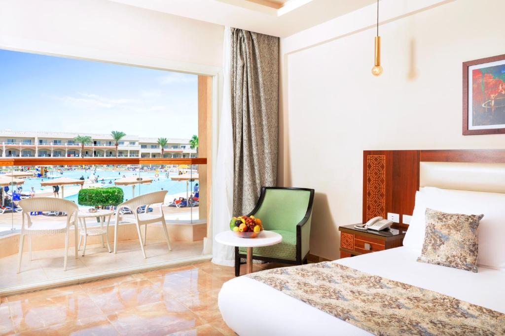 Sharm El Sheikh trips - Pickalbatros Royal Moderna Resort