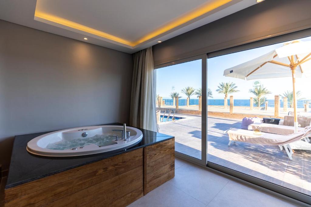 Sharm El Sheikh trips - Sunrise Diamond Beach Resort